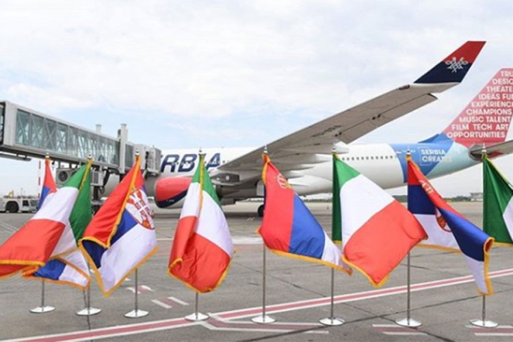 Još jedan avion Er Srbije odnio pomoć u Italiju