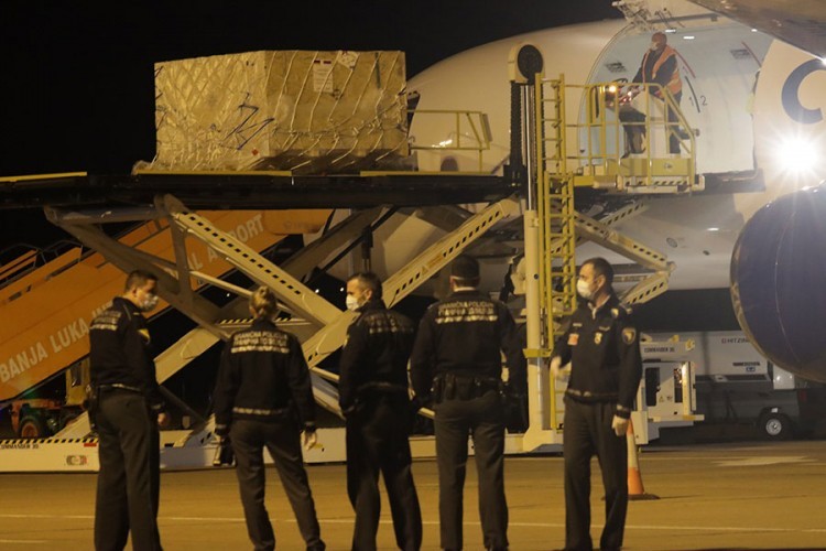 Višković: Avionski prevoz bolnice plaćen zbog straha da će biti zaplijenjena