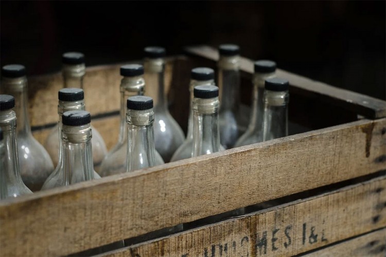 Više od 700 umrlih od trovanja alkoholom: Mislili da liječi koronu