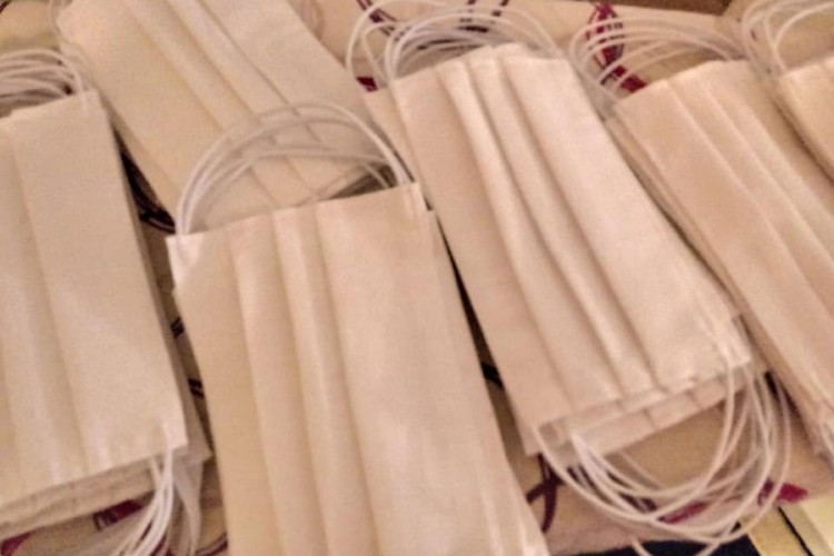 Žene iz Sanskog Mosta sašile i podijelile 5.000 zaštitnih maski