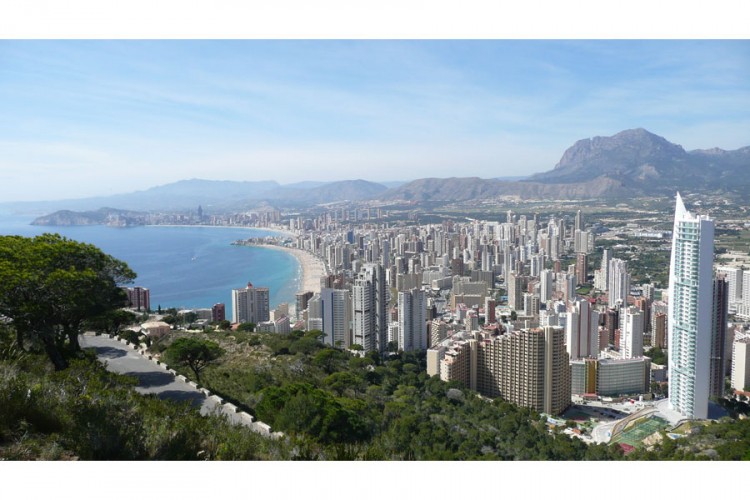 Španski mediteranski grad spušta cijene piva kako bi privukao turiste