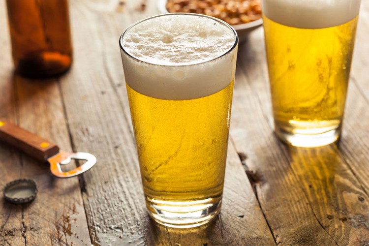 Pivo uklanja fleke sa tkanina