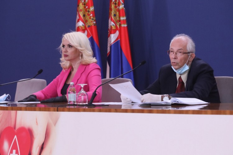 Kon: Evidentno smirivanje epidemije