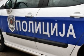 Pretukao policajca u kafani