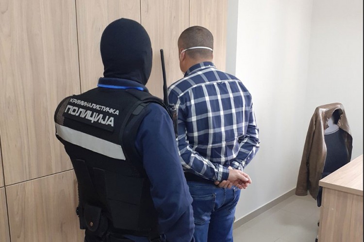 Inspektor uhapšen zbog sumnje na primanje mita, pronađen novac