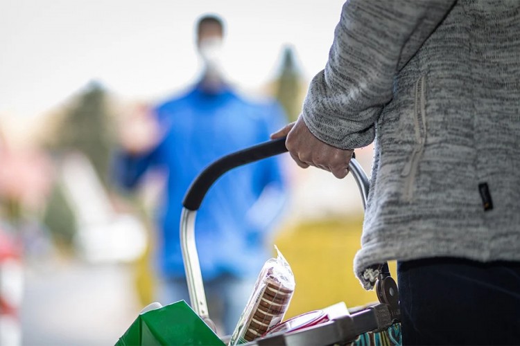 Nema dokaza da se korona virus prenosi unosom hrane