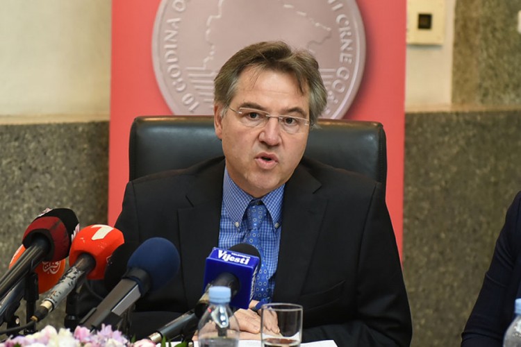 Šef Misije MMF-a za BiH: Teško nam je shvatiti zašto novac stoji