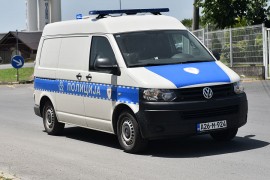 Pijan sletio sa puta i udario u stub rasvjete