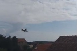 Vojska gasi požar na Braču