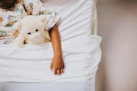 Odobreno 111 rješenja za liječenje djece iz RS u inostranstvu