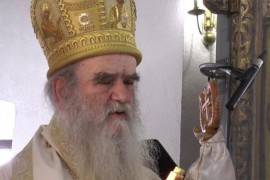 Amfilohije: Vlast neka ne muči narod, već to riješi mojom ...