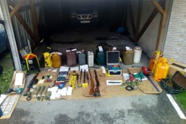Pretresi u Stanarima: Oduzet arsenal oružja