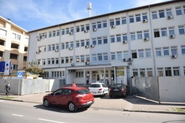 Optužen da je davio majku, u sudnici joj rekao "Volim te"