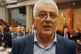 Andrija Mandić spriječen da uđe u Crnu Goru
