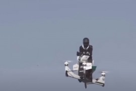 Policajac u Dubaiju uništio "leteći motocikl"