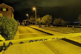 U pucnjavi u Kaštelima ubijen muškarac, dva ranjena