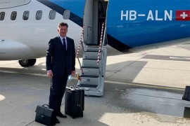Lajčak napokon krenuo za Prištinu avionom švajcarske vojske