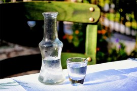 Alkohol smrtno otrovao trojicu Srba, rakiju kupovali od Albanca?