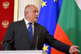 Borisov snimljen na spavanju, pored njega oružje, novac i zlato