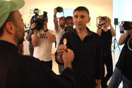 Bizaran performans u Puli: Umjetnici lizali istu kašiku