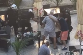 Šokantan snimak: Budvanska policija šutira čovjeka koji leži na tlu