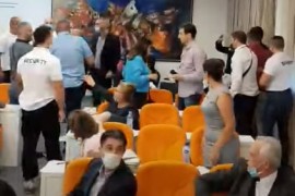 Uhapšeno pet opozicionih odbornika u Budvi, izabrano novo rukovodstvo