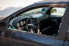 Optužen za oštećenje tuđe stvari: Izvadio čakiju pa polupao BMW