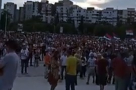 Kordon policije ispred zgrade opštine Budva, unutra privatno ...