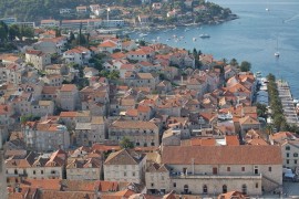 Hvar ne pamti gore, u gradu samo 66 turista