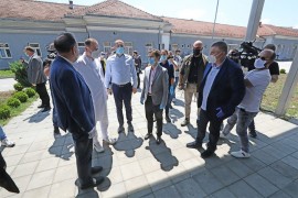 Brnabićeva i Lončar izviždani u Novom Pazaru, ljekari im okrenuli ...