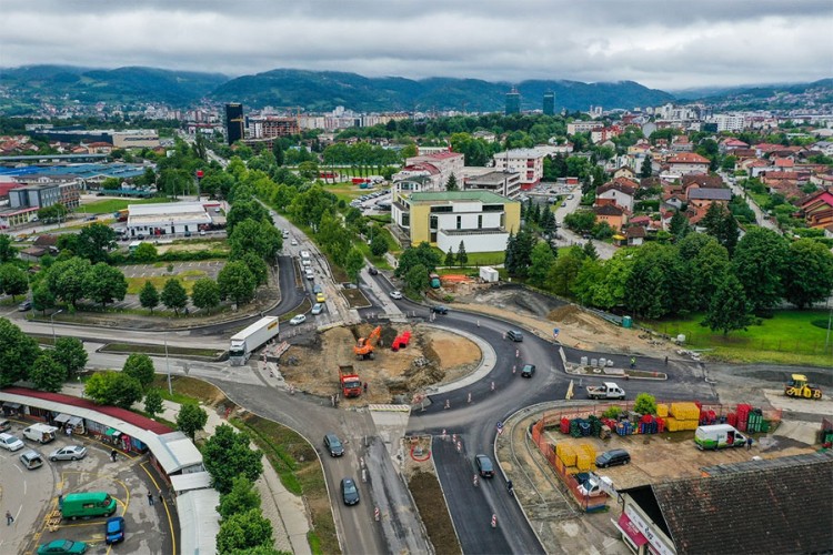 Formiran privremeni kružni tok kod "Lesnine"