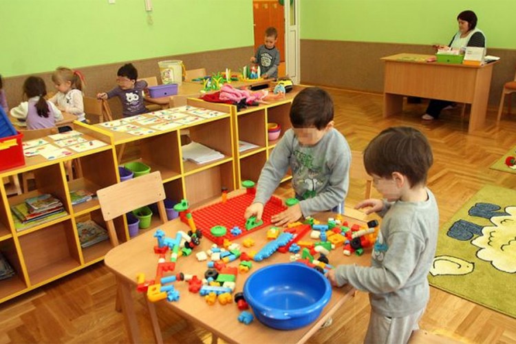 Vrtići u Banjaluci otvoreni, mališani oduševljeni
