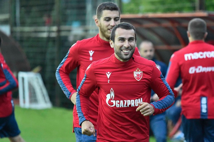 Fudbaleri Zvezde i Inđije danas igraju četvrtfinale Kupa