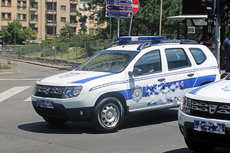 Detalji tragedije: Muža od ljubavnice pregazio, nju i sebe zaklao?