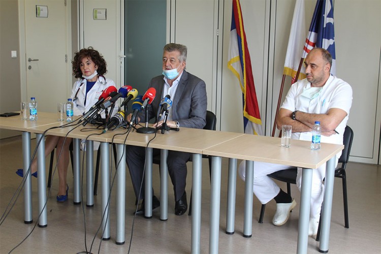 "Sveti Vračevi": Prva urološka operacija najsavremenijim aparatom