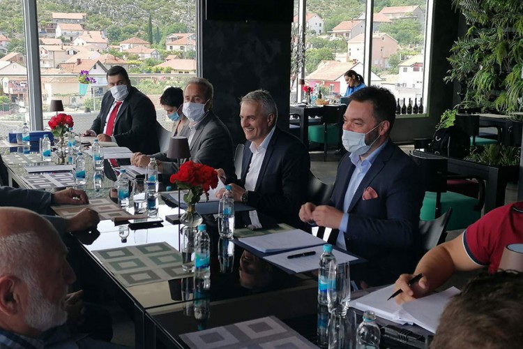 Košarac: Vinarima omogućiti izlazak na nova tržišta
