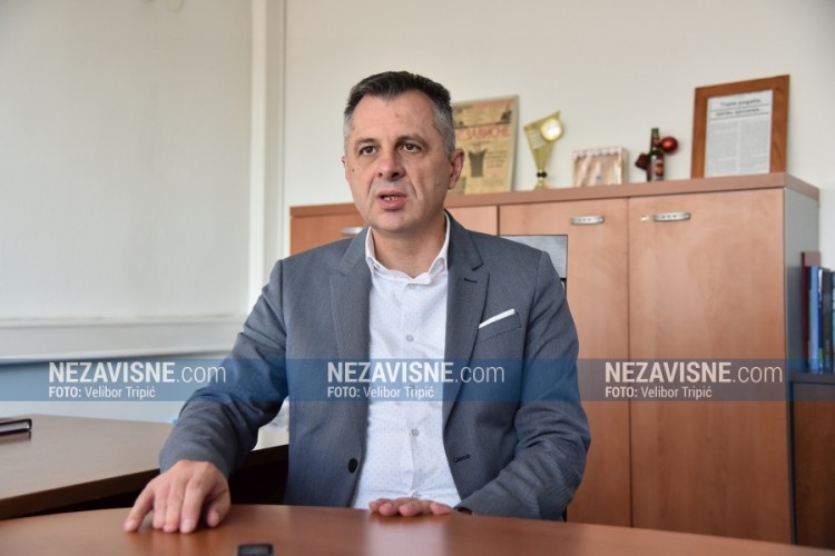 Radojičić: Odluka o pomjeranju izbora ugrožava lokalne zajednice