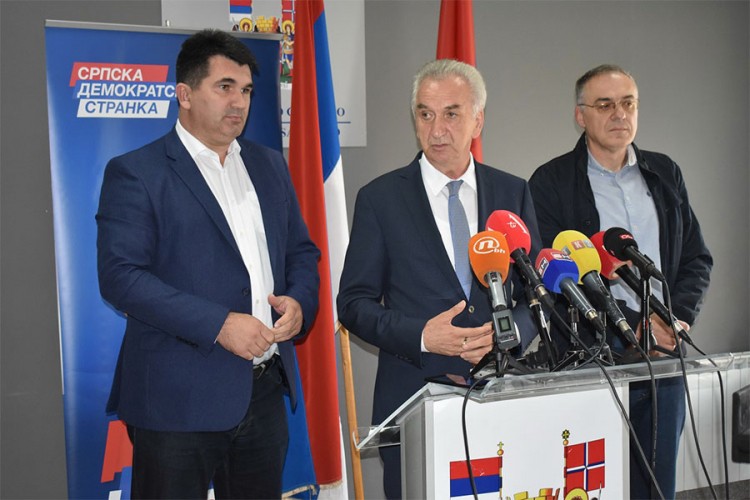 Šarović: U izbornoj godini ne treba da se bavimo stranačkim turbulencijama