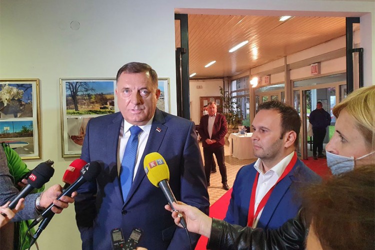 Dodik: SNSD ne opstruiše održavanje izbora, to radi nelegalni CIK