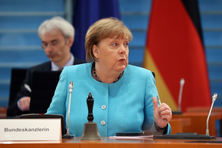 Merkel i Makron: EU da se pripremi za naredni talas virusa korona