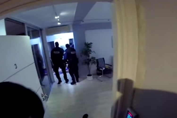 Snimak hapšenja u Hrvatskoj postao hit: Trčao i vrištao pred policijom