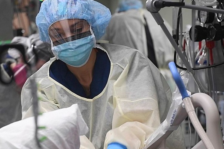 Oboljeloj od virusa korona uspješno presađena pluća