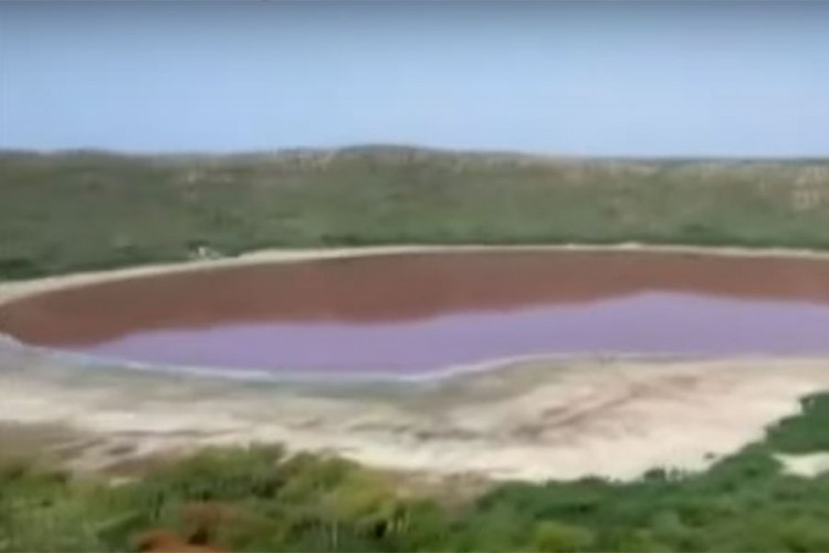 Jezero postalo roze, stručnjaci nemaju objašnjenje