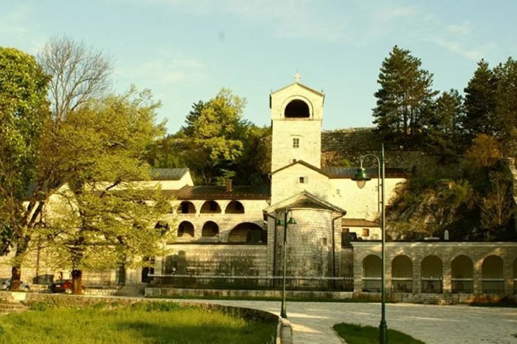 Episkopski savjet objavio detalje pregovora sa Đukanovićem i Markovićem