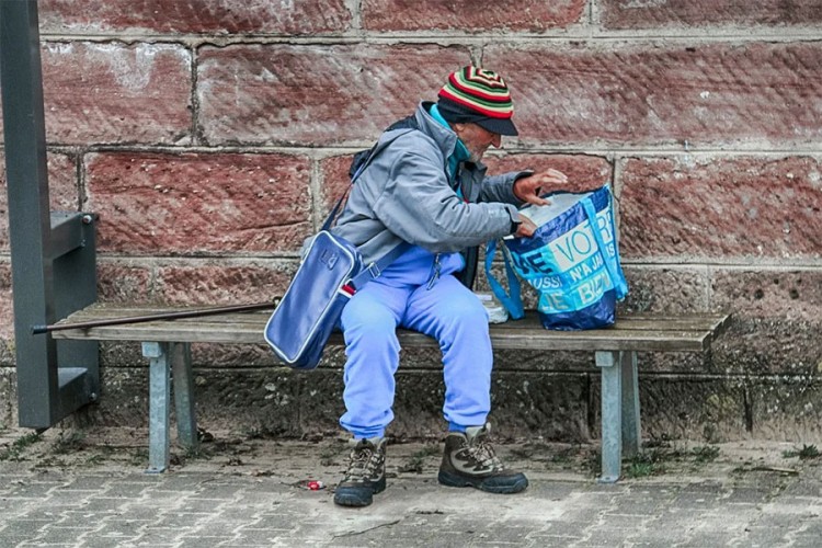 Zagađenom hranom trovao beskućnike, razlog je gnusan