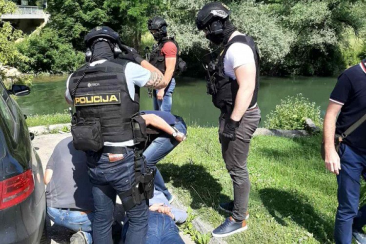 Osumnjičeni da su uzeli 45.000 evra za "oslobađanje zatvorenika"