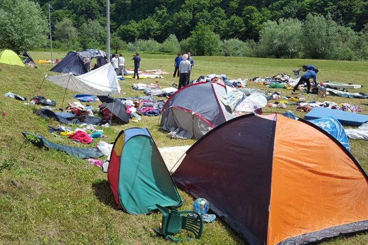 Tuča migranata u Velikoj Kladuši, jedan teško povrijeđen