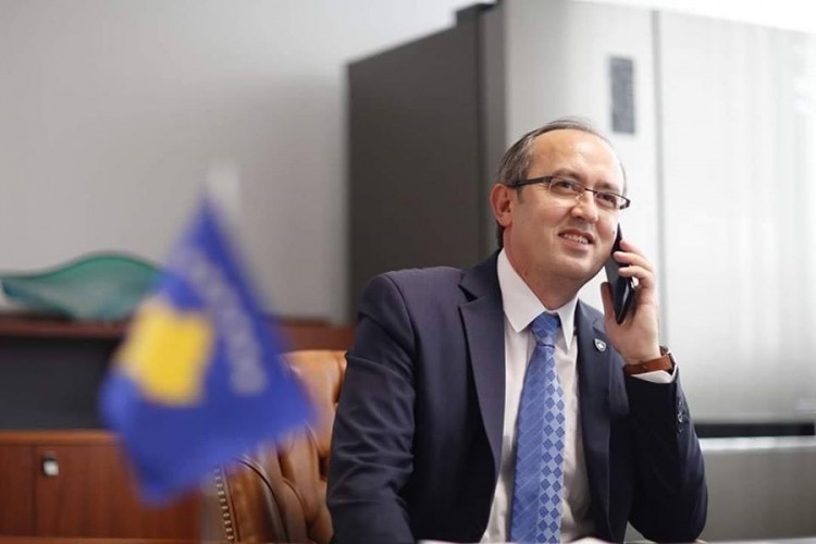 Hoti: Nema dileme, ja vodim dijalog sa Beogradom