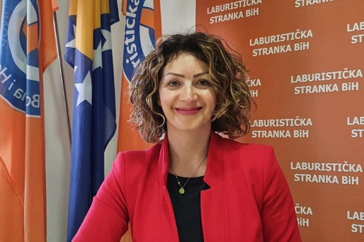 Kćerka Fikreta Abdića optužena da je ukrala pečate iz ladice načelnika
