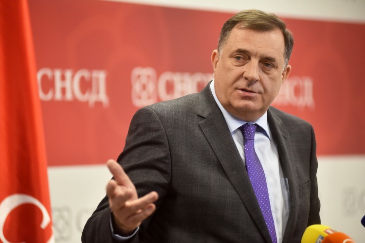 Dodik: Vijeće naroda izmišljotina visokog predstavnika Petriča